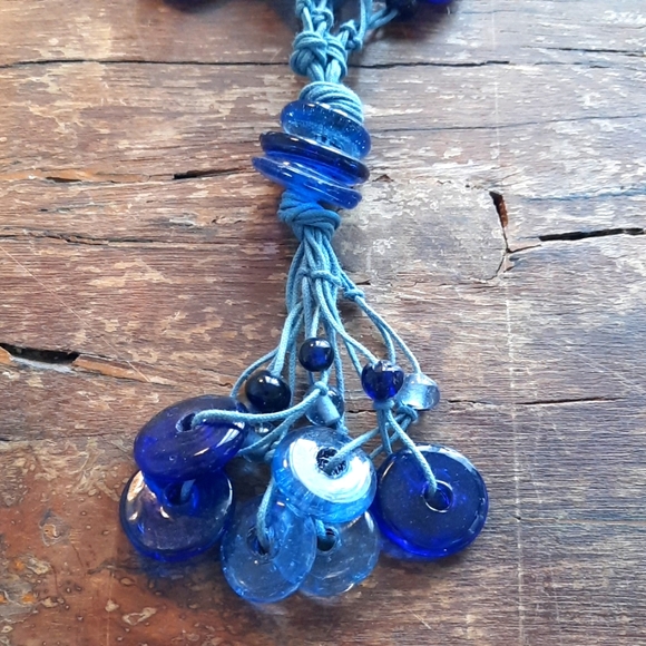SEASIDE BLUE GLASS NECKLACE - Picture 3 of 7